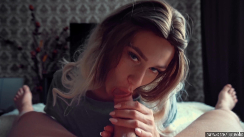 ReplayXXXLady: Une bombasse en POV prend une bite profondément pendant que...