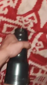 Futai sexual cu jucărie sexuală sălbatică fierbinte și spermă grozavă
