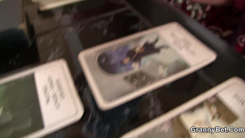 Granny Sluts: Ghicitoarea are noroc cu o pulă grasă