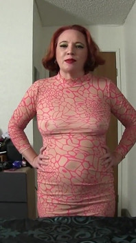 Cuckolds Hotwife Gives Blowjob