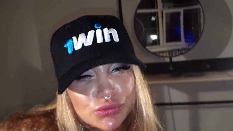 Monika Fox: Perverzní Monika Fox dělá tvrdou dvojitou penetraci a dvojité sání...