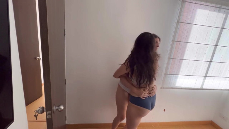 scarlettandc: Phụ nữ chạm vào và mút núm vú của họ