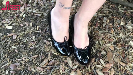 Smokin Fetish: Ateşli genç kız parkta sigara içiyor