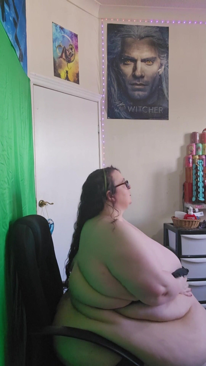 SSBBWLadyBrads: Seite auf bauchgöttin, SSBBW ladybrads