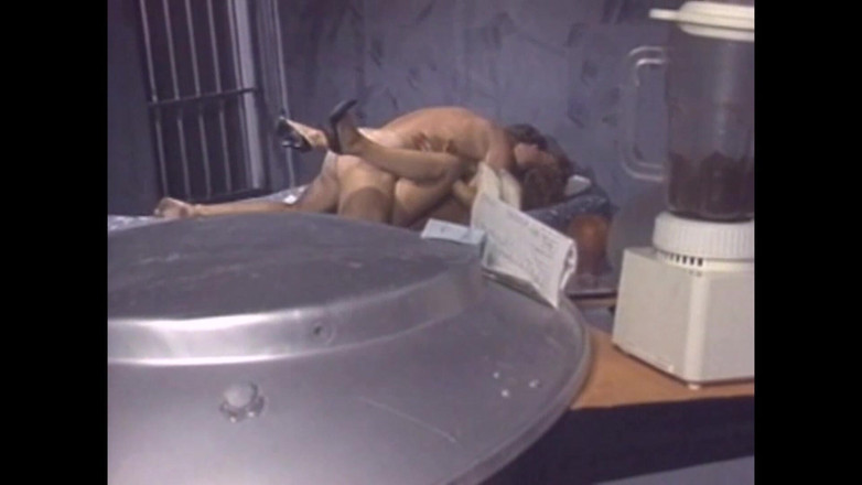 The Unforgettable: Mandi de walgelijke kleine hoer