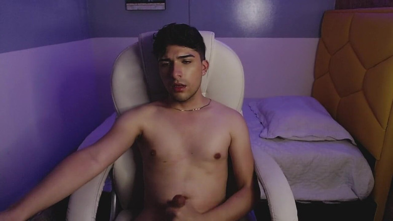 Diego_latinboy: Chaturbate homemadexx guardando un porno gay fatto in casa