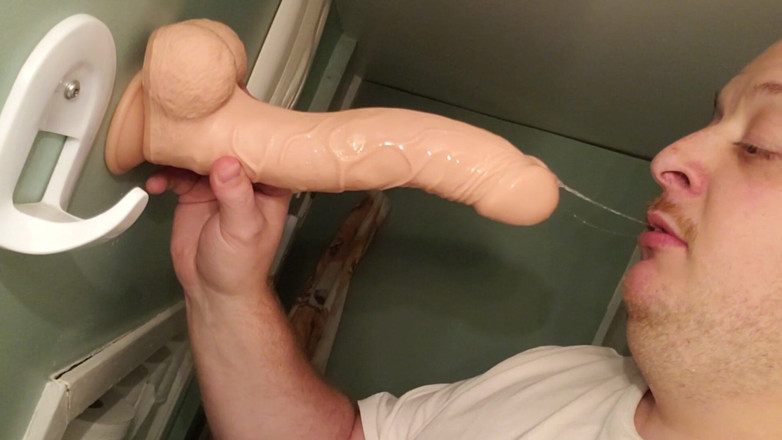 Charlieboy69: Latihan deepthroat