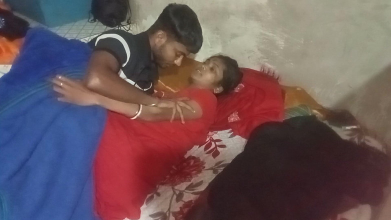 Nisha Kumari: Soția indiană căsătorită a soțului se bucură de Fukkiny