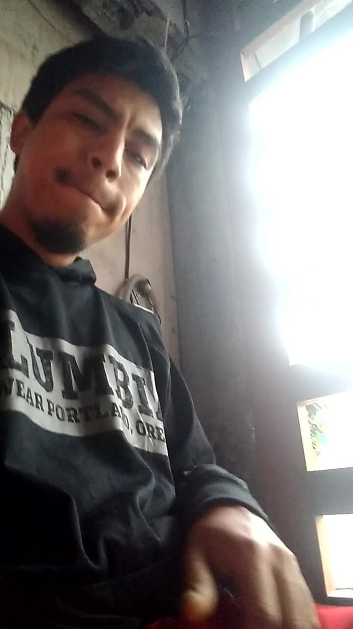 AlexAlejandro13: W bramie, nikt nie zdaje sobie sprawy