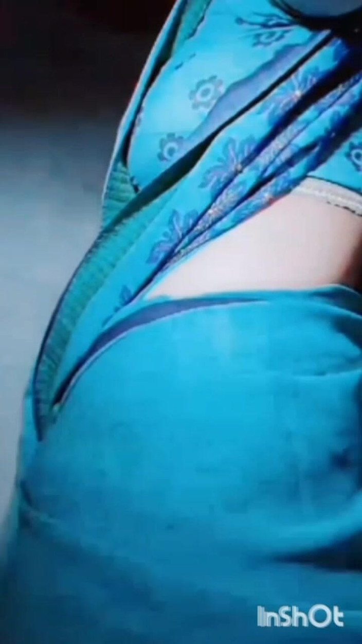 TricolorMusic3: Sari bhabhi parece quente muito quente sexy sua bunda legal é...