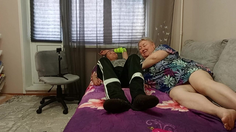 Zona901: Madrasta dá um boquete profundo para obter uma parte de...