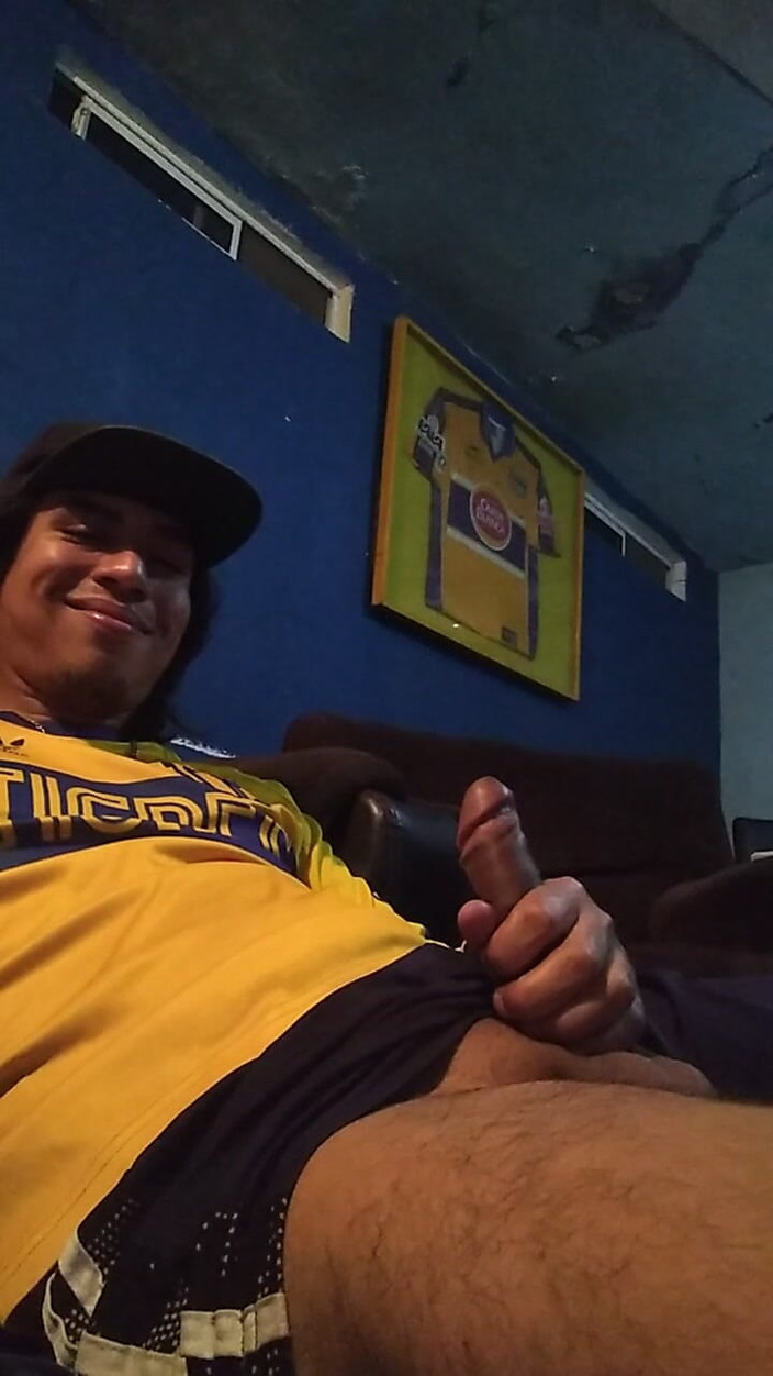 AlexAlejandro13: Sabah erken saatlerde penisimle oynuyorum