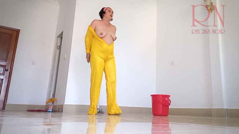 Regina Noir: Naked maid cleans office space. Maid without panties.