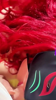 Masturbation en solo suivie d’une pipe avec un facial énorme