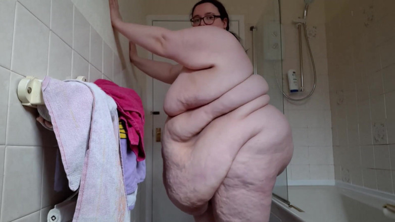 SSBBWLadyBrads: SSBBW bathroom belly play &amp; shower