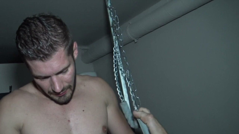 The bareback attack dungeon: Твинка трахнул в слинге гетеро