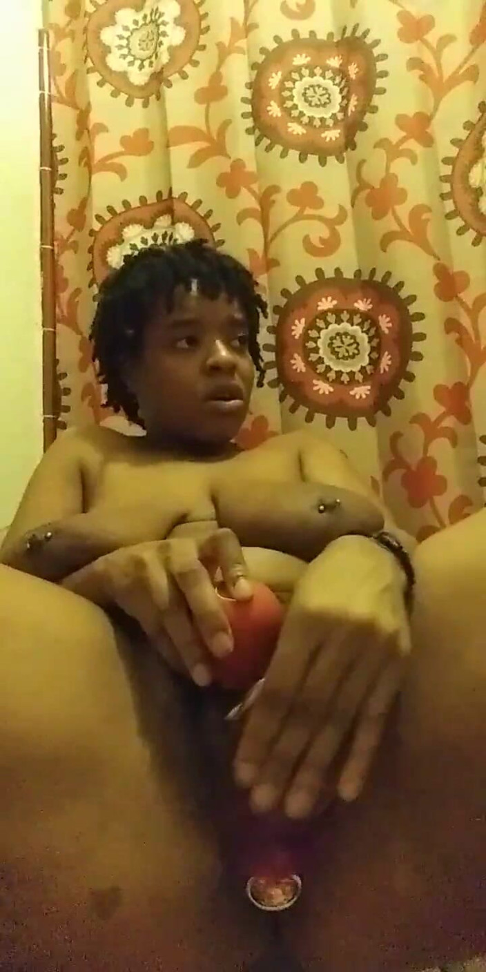 Missus E: イッサ・ブルズアイ