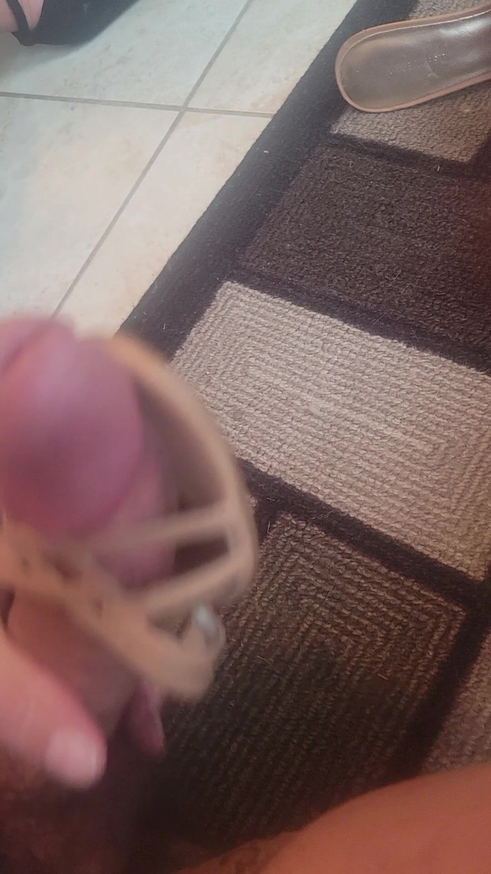 Feet Lover: Honění podpatky a silonky a stříkání na podpatek