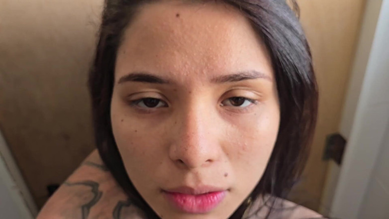 Labestiaylabella: 浮気する彼女がトイレで見知らぬ人とセックス!