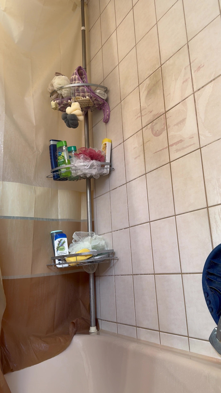 Maximark1000: Showering and Pissing, That's Fun