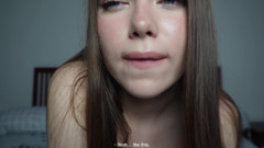 Arina_Love: 가상 JOI 세션: Asmr 스트립쇼와 쓰다듬기 컨트롤