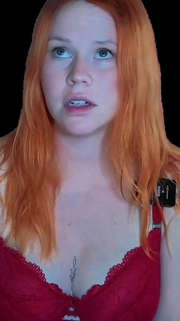 Dumb Bitch (Cassie Curves) Dumb Bitch (Cassie Curves)