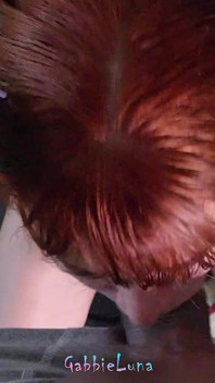 Nepid Redhead Gabbie Luna suge pula mare pentru a lua lapte