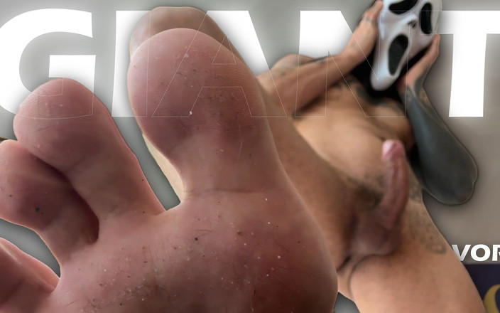 Dyavol: Гигантский Макабринк маскируется и устраивает крошечному человечку шоу.