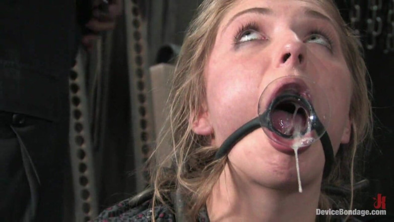 Device Bondage by Kink: Сара Фей в прямому ефірі, частина 1