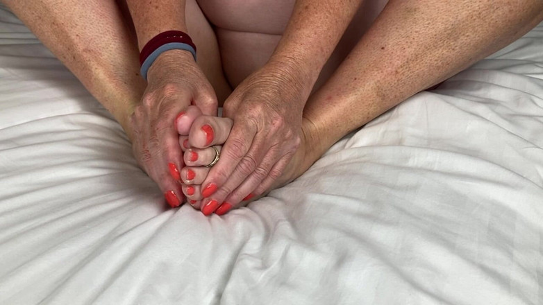 Mr MF: Frau reife füße braucht wirklich jemanden, der ihre Füße massiert...
