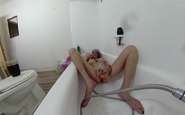 Lizzy Yum: Lizzy Yum sd junio 2025 masturbación dilatando en el baño, paja...