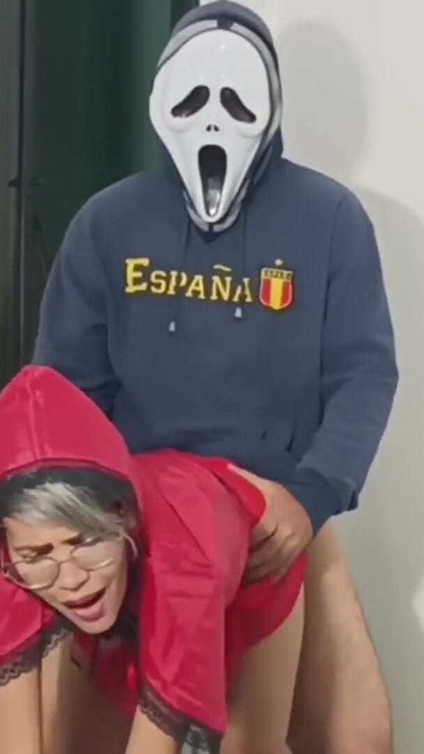 Fucking Little Red Riding Hood's Stepmother on Halloween (Amateur hot70)