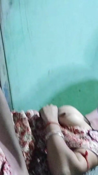 Thứ nóng bỏng của người yêu trên âm hộ ướt át của chị dâu