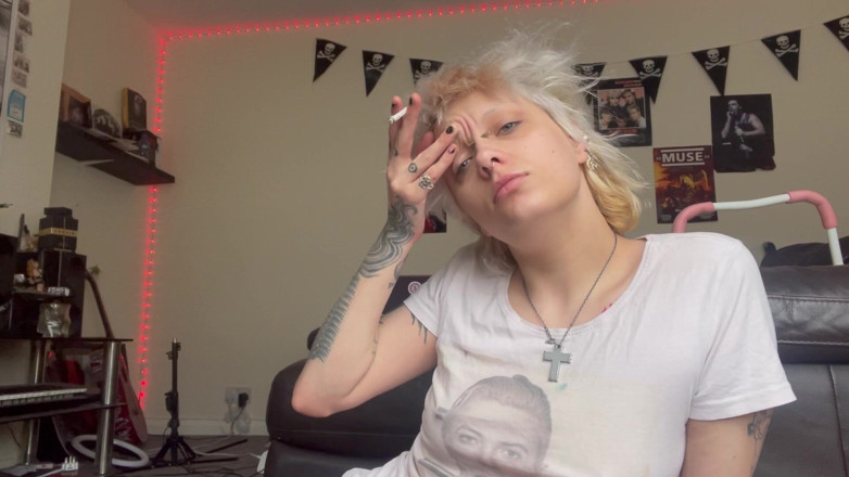 Glitterqueen1999: एक cig मेकअप धूम्रपान और कोई मेकअप संकलन नहीं