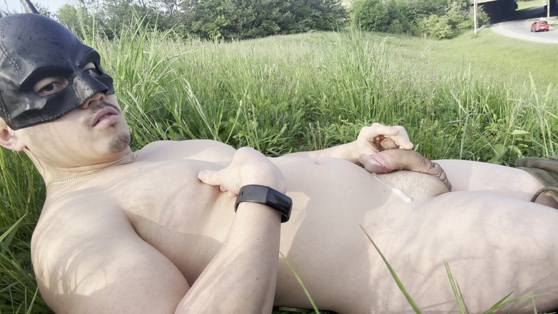 barenakedboy: Asian Muscle Hunk Flexes Ripped Abs on Grass &amp; Explodes Huge...