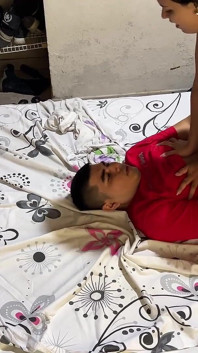 Madrasta gostosa quer massagem e sexo com enteado