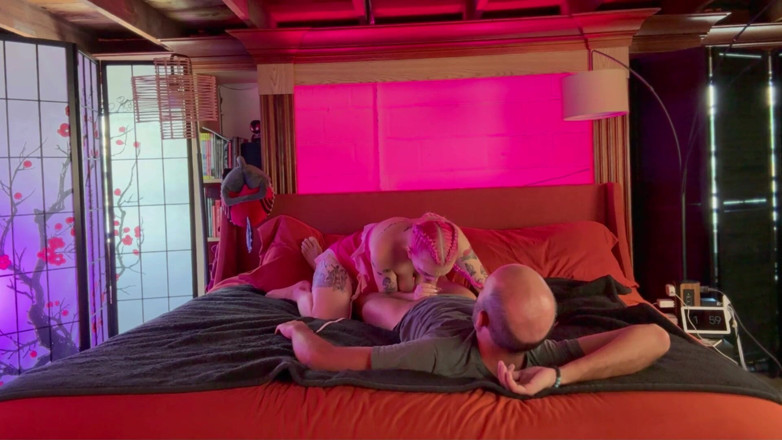 Island Boy Vids: Making the Bed Squeaky with Chloe Hart