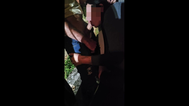 Casalplusliberal: Yaptığına inanılır gibi değil. Yaramaz ateşli evli kadın yaraklı erkekle...