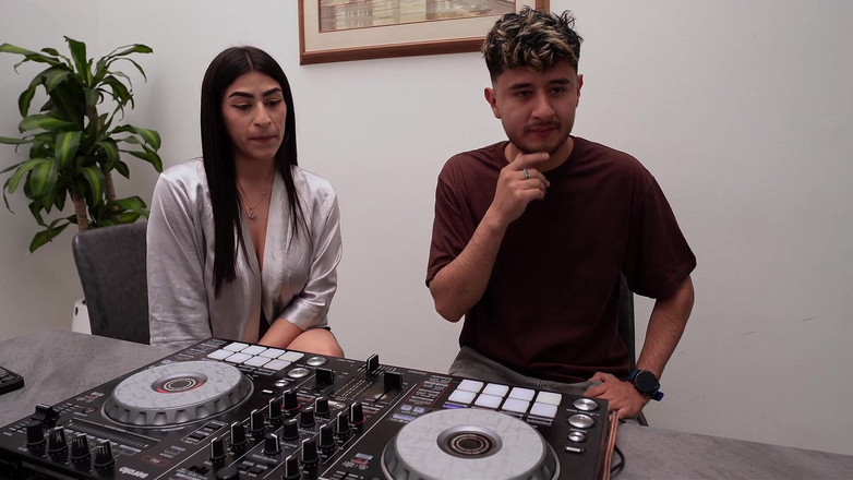 KARINAMILLER: Guru Dj Merangkap Di Dalam Saya, Semasa Kami Di Tengah-tengah...