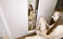 Amelie Dubon: Sinnliches solo mit dildo vor dem spiegel