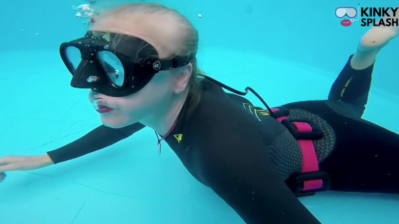 UKCuteGirl Lucy Lauren: Underwater Wetsuit JOI in My Private Pool