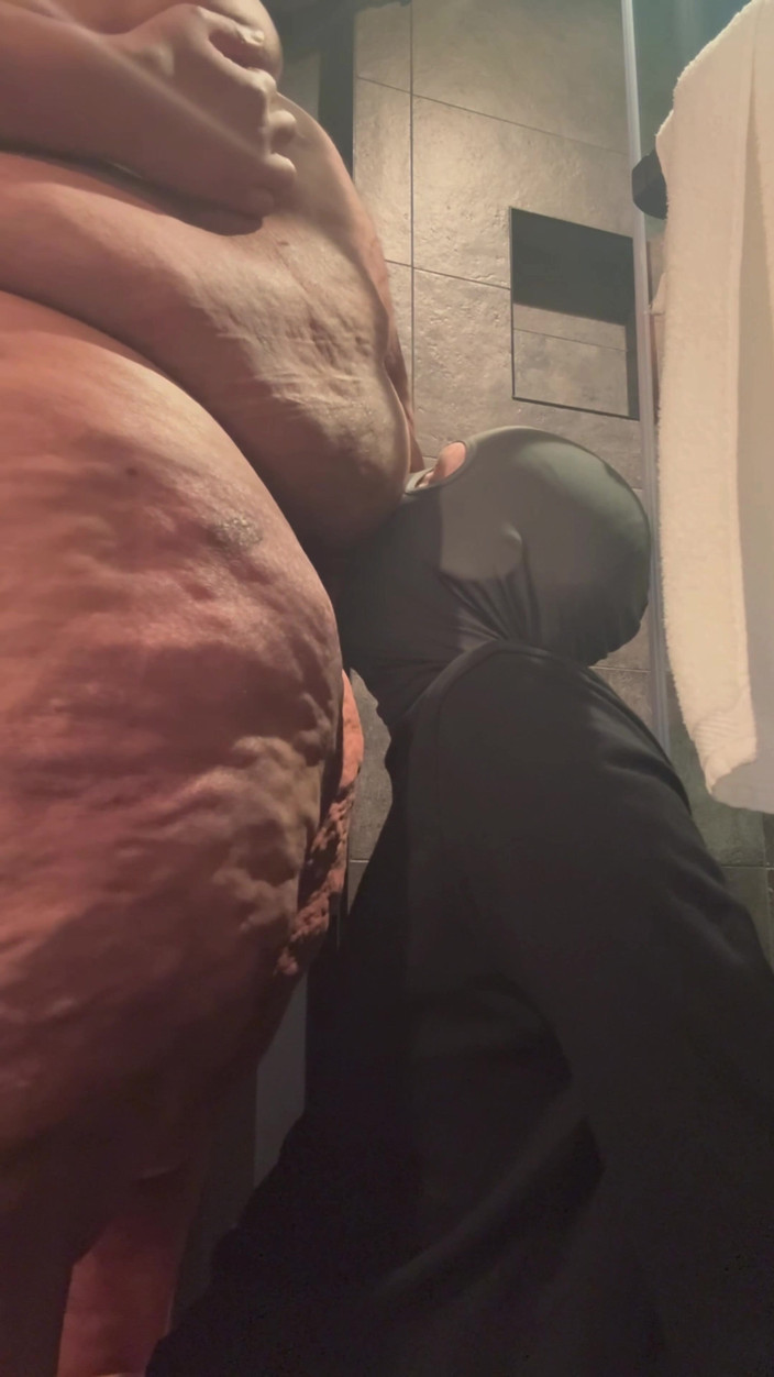 Fat Chub Booty: Using a White Subs Throat and Face