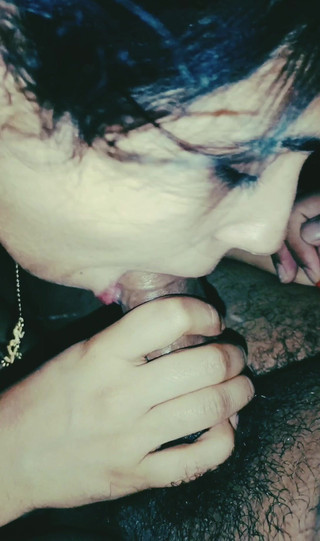 Hot Sis: Latika büyük yarağımı emiyor