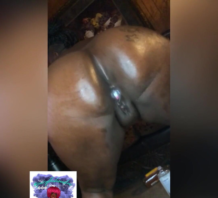 Juicy the houdini: Tyłek na Slow-moooo