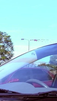 Remaja eboni seksi Keira dikongkek keras oleh penolong selepas pecahan kereta