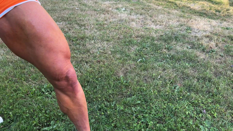 Kandylegsxxx: Muscle MILFs Cum Command JOI