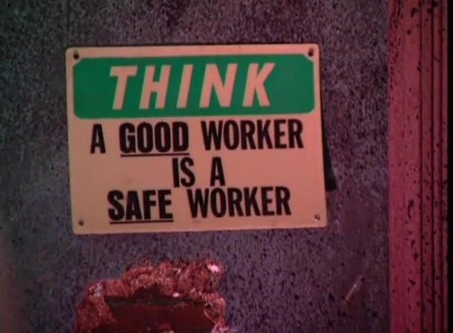 Xtime Network: A sex in bar