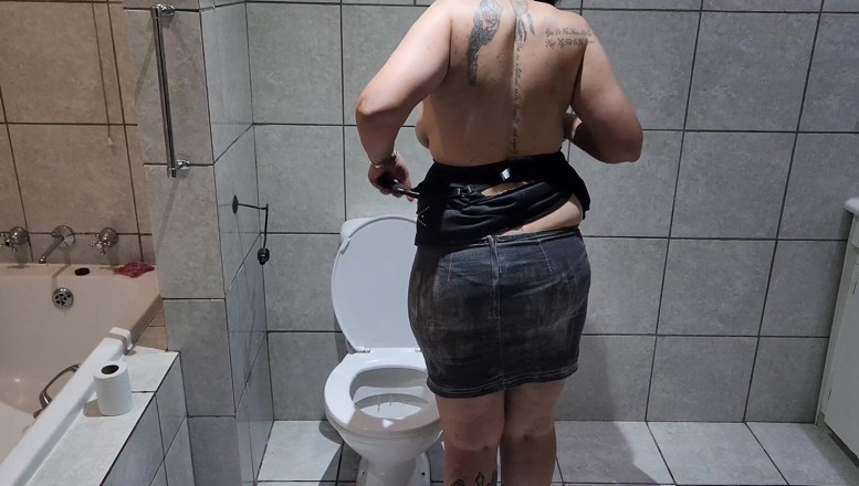 Sparowdox: Losowa milf na imprezie swinger wysysa mojego kutasa i dostaje...