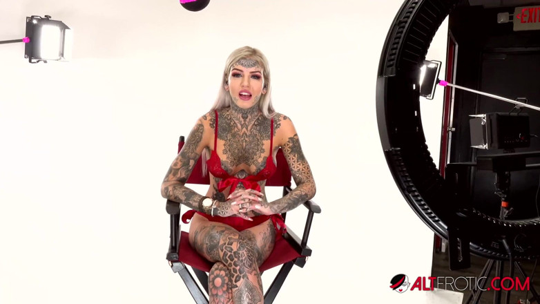 Alt Erotic: Entrevista nos bastidores com tatuada australiana Amber Luke