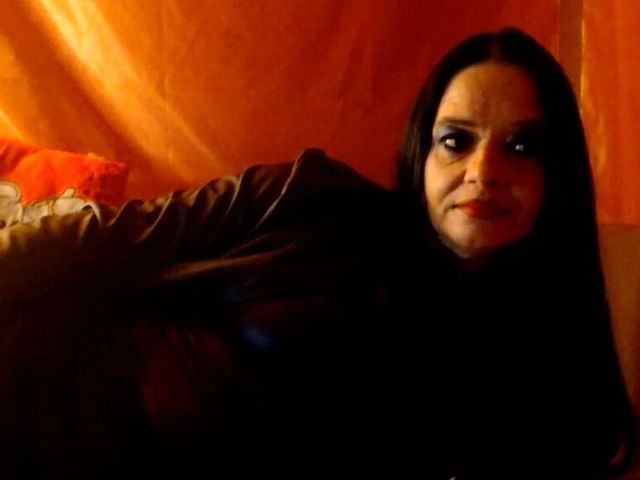 Smokong and Blowjob in Leder (Moniqsex)